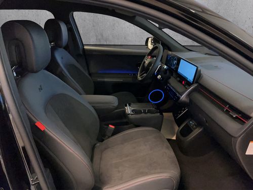 https://csb-strapi-files.fsn1.your-objectstorage.com/inventory-cars/images/366dec1db3239344451d50cf5e3673ade3a8408d/21_500_3452.jpg