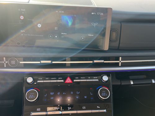 https://csb-strapi-files.fsn1.your-objectstorage.com/inventory-cars/images/368ac2ad394d060a453e5337d7c1386c16d7eac5/12_500_4133.jpg