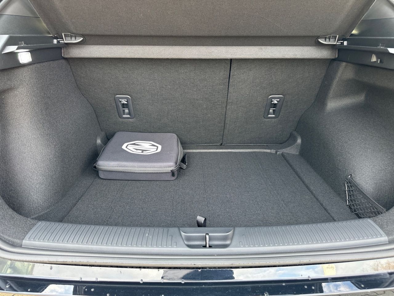 https://csb-strapi-files.fsn1.your-objectstorage.com/inventory-cars/images/3766176b2a7fdfc060d5f8618fa7dcc16a666afc/11_1280_6743.jpg
