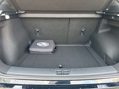 https://csb-strapi-files.fsn1.your-objectstorage.com/inventory-cars/images/3766176b2a7fdfc060d5f8618fa7dcc16a666afc/11_500_8305.jpg