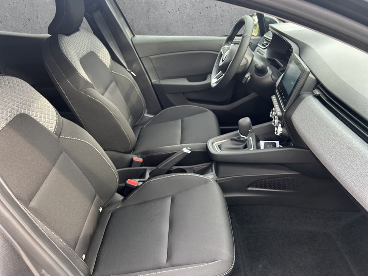 https://csb-strapi-files.fsn1.your-objectstorage.com/inventory-cars/images/37bfbda042c826a034e0217822aa447f587b70e4/20_1280_9648.jpg