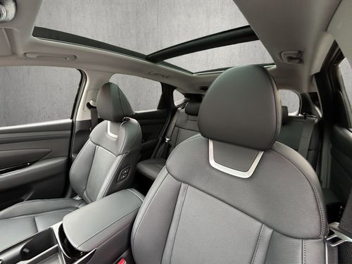 https://csb-strapi-files.fsn1.your-objectstorage.com/inventory-cars/images/37c635664e7839fcc0a1a0864875f079d4f0f853/12_500_3251.jpg