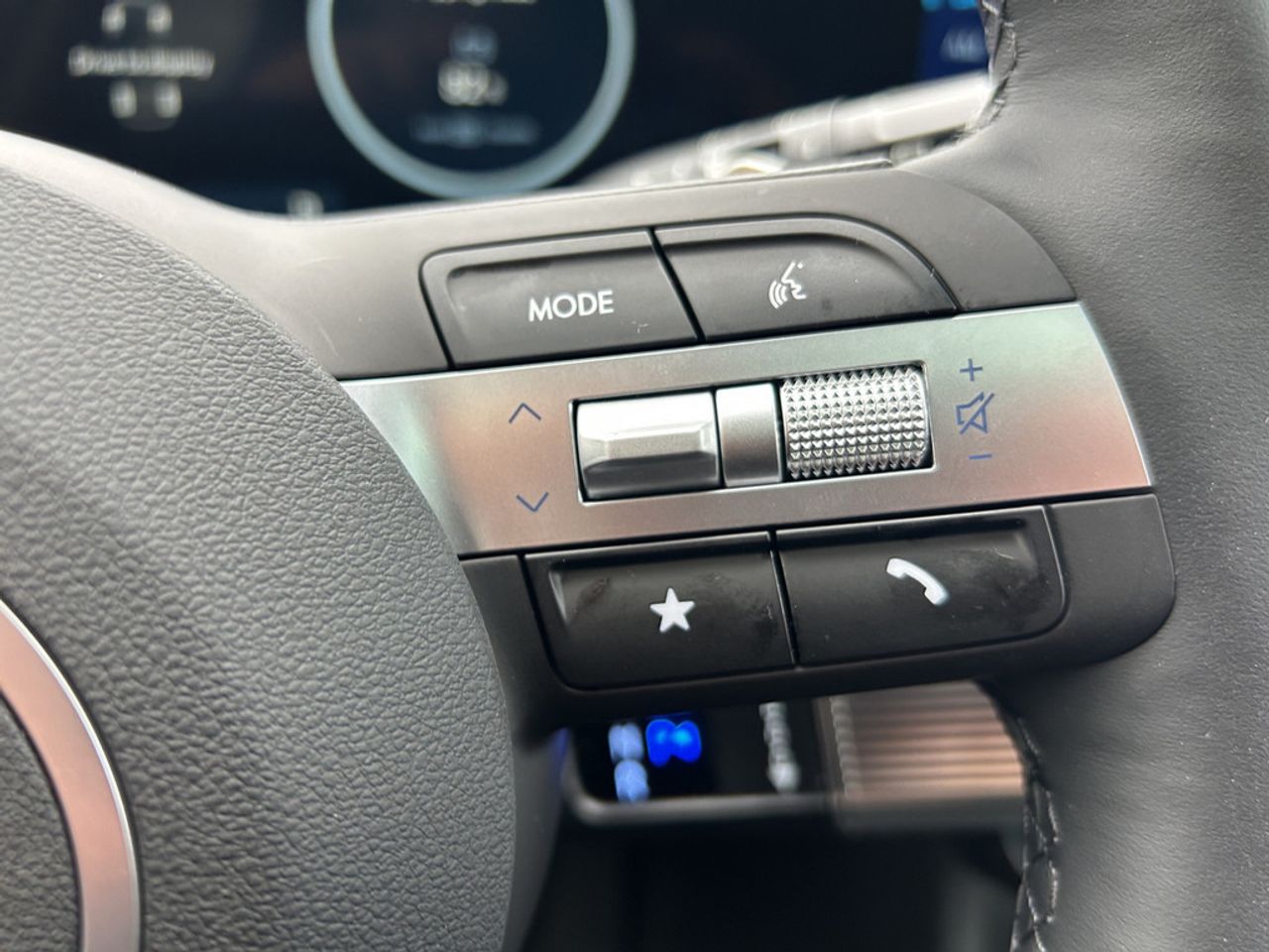 https://csb-strapi-files.fsn1.your-objectstorage.com/inventory-cars/images/37c635664e7839fcc0a1a0864875f079d4f0f853/34_1280_5646.jpg
