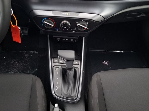 https://csb-strapi-files.fsn1.your-objectstorage.com/inventory-cars/images/37c961abacf1b0f567e503b0b7bf3ecd2c41e7a6/17_500_6240.jpg