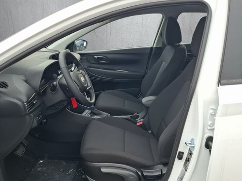 https://csb-strapi-files.fsn1.your-objectstorage.com/inventory-cars/images/37c961abacf1b0f567e503b0b7bf3ecd2c41e7a6/9_500_8098.jpg