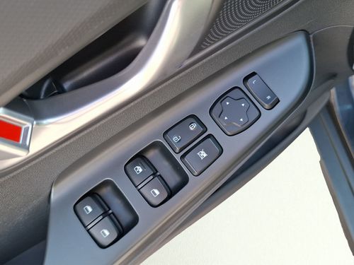 https://csb-strapi-files.fsn1.your-objectstorage.com/inventory-cars/images/3820437c49ccbc50059b1b87c219ab74cf679850/12_500_7258.jpg