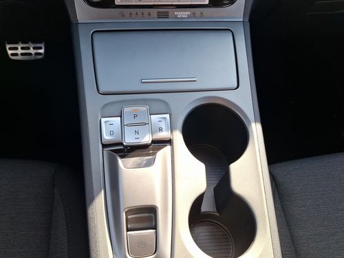 https://csb-strapi-files.fsn1.your-objectstorage.com/inventory-cars/images/3820437c49ccbc50059b1b87c219ab74cf679850/16_500_4725.jpg