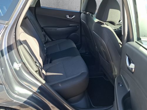 https://csb-strapi-files.fsn1.your-objectstorage.com/inventory-cars/images/3820437c49ccbc50059b1b87c219ab74cf679850/18_500_2176.jpg