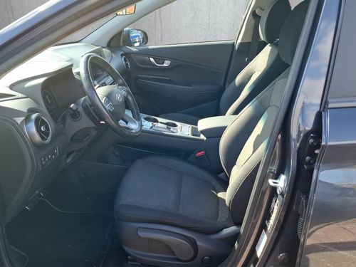 https://csb-strapi-files.fsn1.your-objectstorage.com/inventory-cars/images/3820437c49ccbc50059b1b87c219ab74cf679850/8_500_9620.jpg