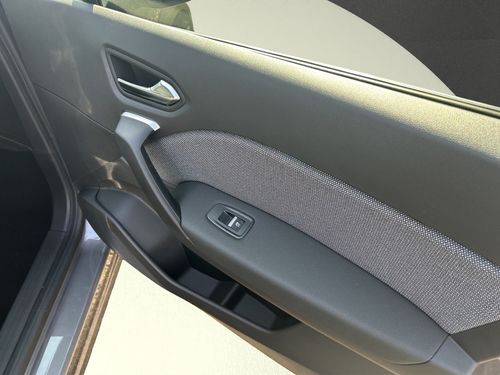 https://csb-strapi-files.fsn1.your-objectstorage.com/inventory-cars/images/39e601d78e60ba3ed4cc1af459e3b501375213a6/32_500_7873.jpg