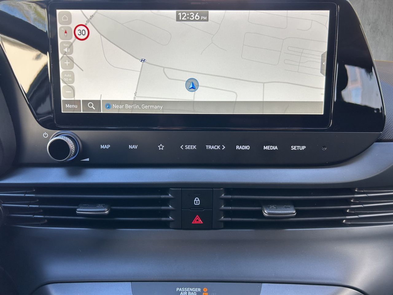 https://csb-strapi-files.fsn1.your-objectstorage.com/inventory-cars/images/3a034deb41e16ac4a6629ca20d6e248925bd9183/17_1280_1056.jpg
