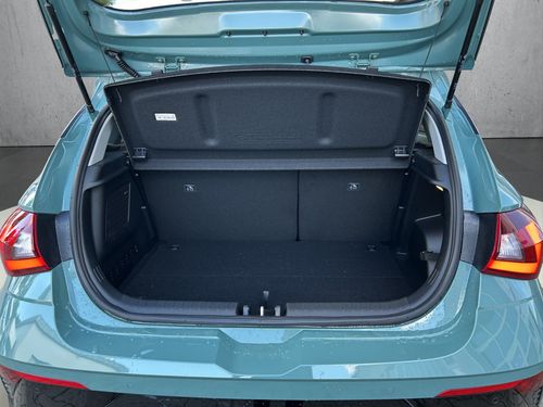 https://csb-strapi-files.fsn1.your-objectstorage.com/inventory-cars/images/3a034deb41e16ac4a6629ca20d6e248925bd9183/5_500_1616.jpg