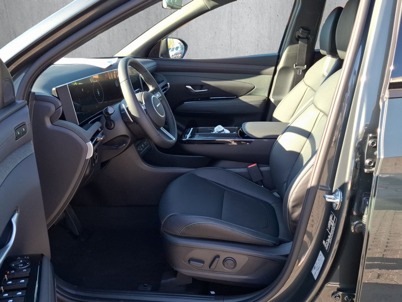 https://csb-strapi-files.fsn1.your-objectstorage.com/inventory-cars/images/3aa52ecde44149fdcec5e37e59ffbb8e5bc64303/9_1280_2562.jpg