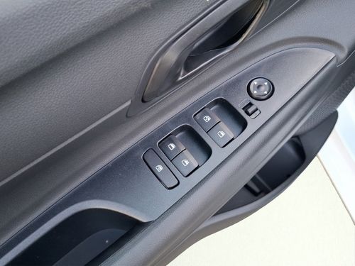 https://csb-strapi-files.fsn1.your-objectstorage.com/inventory-cars/images/3be9ae5e71a84e1e4357b496c886be014571ef59/15_500_2308.jpg