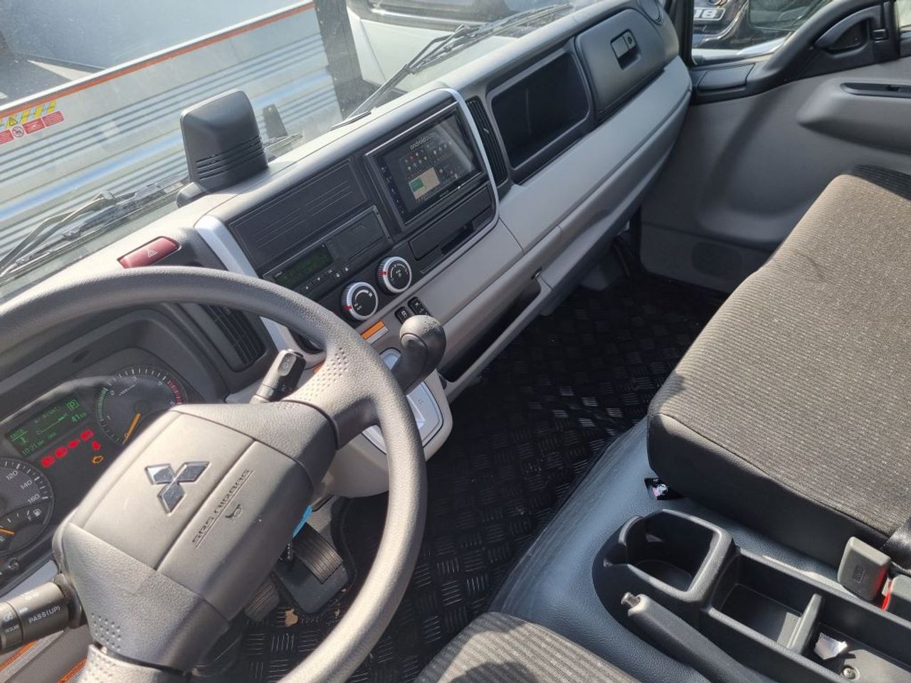 https://csb-strapi-files.fsn1.your-objectstorage.com/inventory-cars/images/3c2a44d062ad1c682b728aaa4213647dfa76d0d9/7_1280_3230.jpg
