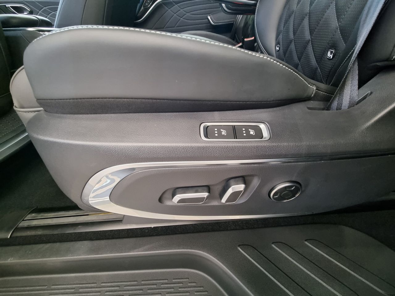 https://csb-strapi-files.fsn1.your-objectstorage.com/inventory-cars/images/3c97c40de72f1746ab1b3be8f1ed9959f37cb6e9/11_1280_8117.jpg