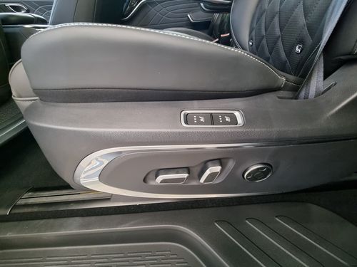 https://csb-strapi-files.fsn1.your-objectstorage.com/inventory-cars/images/3c97c40de72f1746ab1b3be8f1ed9959f37cb6e9/11_500_8624.jpg