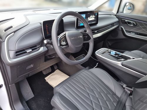 https://csb-strapi-files.fsn1.your-objectstorage.com/inventory-cars/images/3c97c40de72f1746ab1b3be8f1ed9959f37cb6e9/5_500_7584.jpg