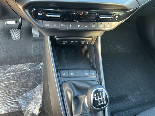 https://csb-strapi-files.fsn1.your-objectstorage.com/inventory-cars/images/3cb33e5b2a3e7ddbf8fb0ab3ee68d310646afa0d/17_500_9914.jpg