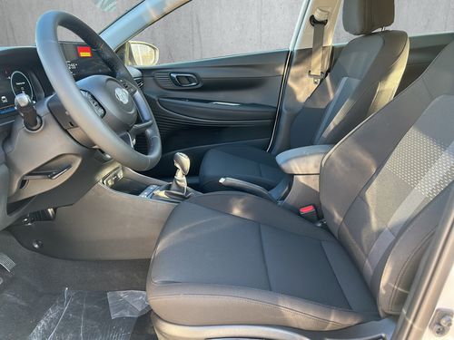 https://csb-strapi-files.fsn1.your-objectstorage.com/inventory-cars/images/3cb33e5b2a3e7ddbf8fb0ab3ee68d310646afa0d/9_500_1707.jpg