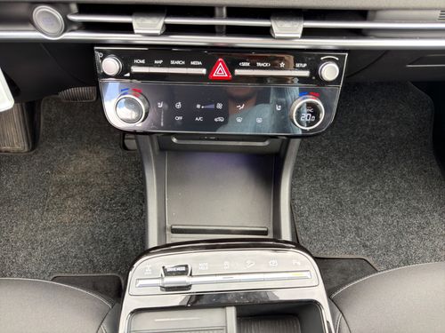 https://csb-strapi-files.fsn1.your-objectstorage.com/inventory-cars/images/3fbef2a3457900d657b469e9c16fb77e0d2a8029/19_500_8343.jpg