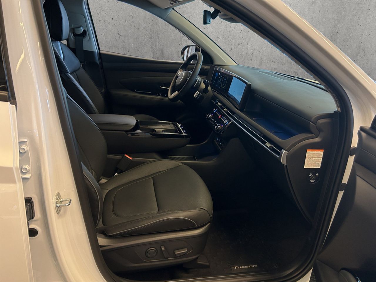 https://csb-strapi-files.fsn1.your-objectstorage.com/inventory-cars/images/3fc5eab263b29853248d95595eade54882c79bb5/33_1280_1915.jpg