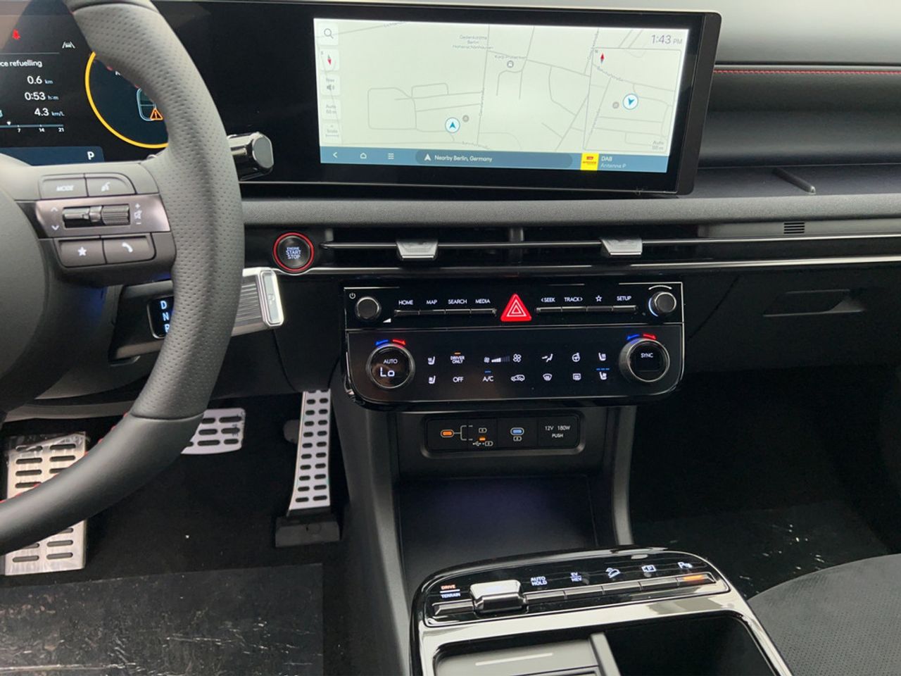 https://csb-strapi-files.fsn1.your-objectstorage.com/inventory-cars/images/4003d793f88d54c8fe19cc97d0f87e59df87667d/12_1280_1940.jpg