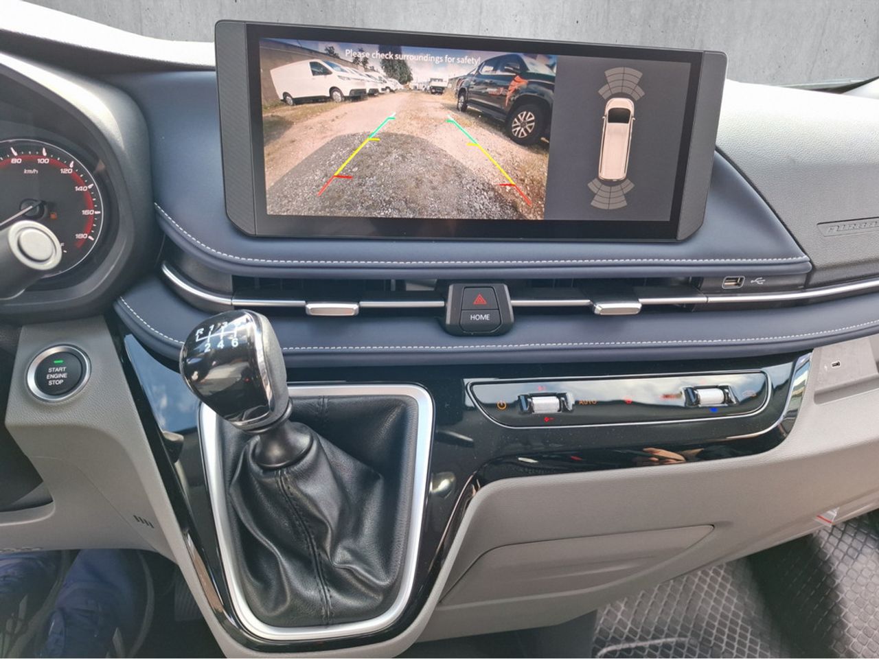 https://csb-strapi-files.fsn1.your-objectstorage.com/inventory-cars/images/40f4f135d9def5797950db8d3b616472242054a2/12_1280_1890.jpg
