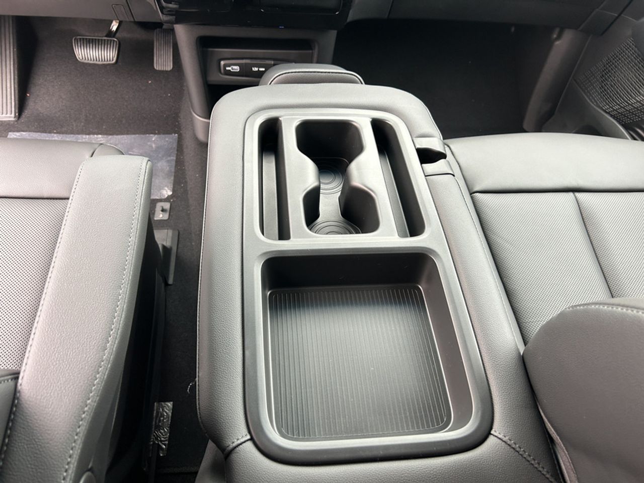 https://csb-strapi-files.fsn1.your-objectstorage.com/inventory-cars/images/41a7dac0c93d0bae21db5cc262942f00c52040a2/17_1280_7338.jpg