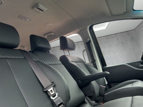 https://csb-strapi-files.fsn1.your-objectstorage.com/inventory-cars/images/41a7dac0c93d0bae21db5cc262942f00c52040a2/22_500_6126.jpg