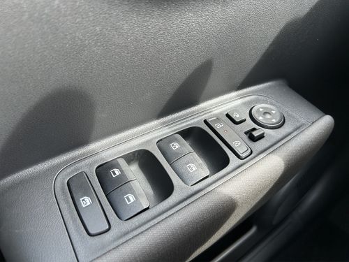 https://csb-strapi-files.fsn1.your-objectstorage.com/inventory-cars/images/430f4a27e1d10419cb10e3839723f08985614922/13_500_2357.jpg