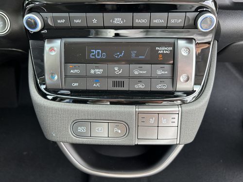 https://csb-strapi-files.fsn1.your-objectstorage.com/inventory-cars/images/430f4a27e1d10419cb10e3839723f08985614922/21_500_6720.jpg