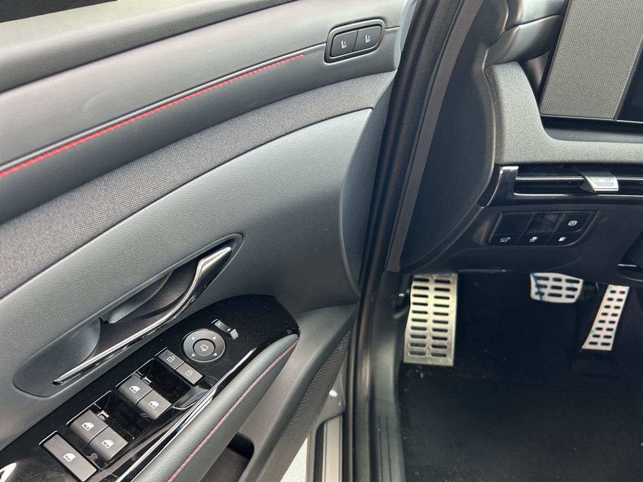 https://csb-strapi-files.fsn1.your-objectstorage.com/inventory-cars/images/4329cdca3ca4543ddbea54e4e20d9ef9aaaff345/11_1280_6961.jpg