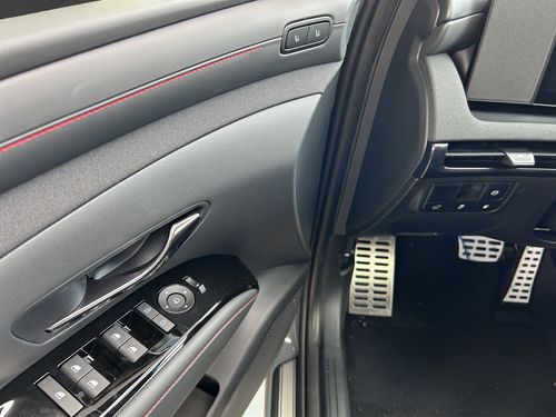 https://csb-strapi-files.fsn1.your-objectstorage.com/inventory-cars/images/4329cdca3ca4543ddbea54e4e20d9ef9aaaff345/11_500_7156.jpg