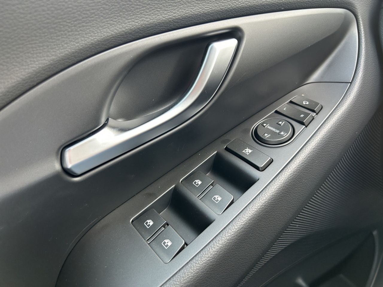 https://csb-strapi-files.fsn1.your-objectstorage.com/inventory-cars/images/43d479ef15984e1318f7da9318f68e53b1a2e29b/13_1280_4965.jpg