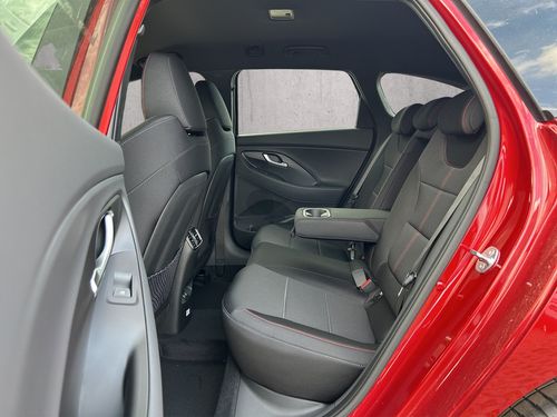 https://csb-strapi-files.fsn1.your-objectstorage.com/inventory-cars/images/43d479ef15984e1318f7da9318f68e53b1a2e29b/15_500_3955.jpg