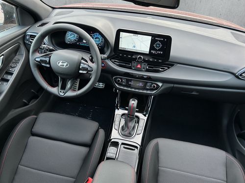 https://csb-strapi-files.fsn1.your-objectstorage.com/inventory-cars/images/43d479ef15984e1318f7da9318f68e53b1a2e29b/16_500_3604.jpg