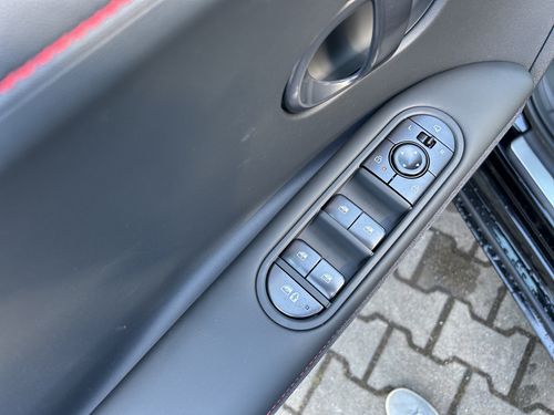 https://csb-strapi-files.fsn1.your-objectstorage.com/inventory-cars/images/444a897b9c8d19f6a4ae1081ca95415d67e92191/13_500_6667.jpg