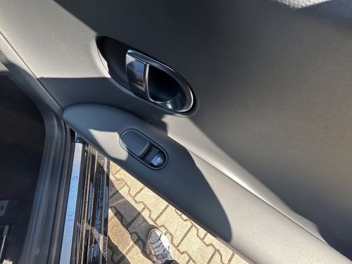 https://csb-strapi-files.fsn1.your-objectstorage.com/inventory-cars/images/444a897b9c8d19f6a4ae1081ca95415d67e92191/21_500_7292.jpg