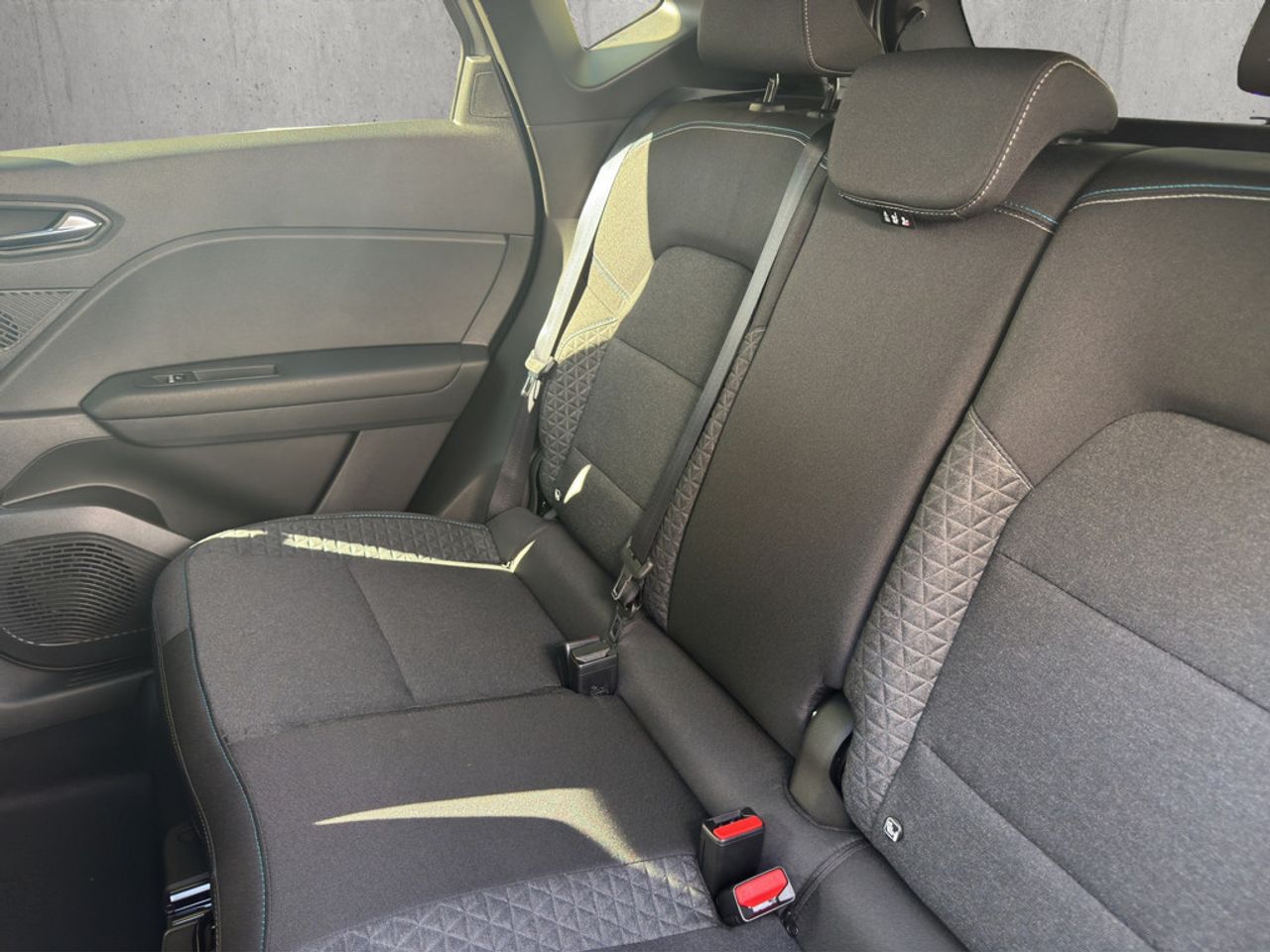 https://csb-strapi-files.fsn1.your-objectstorage.com/inventory-cars/images/45db459f5b13f82c6d1c876f6d94d3bb91901a8a/13_1280_1458.jpg