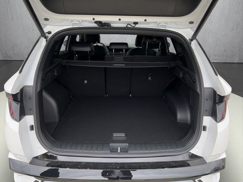 https://csb-strapi-files.fsn1.your-objectstorage.com/inventory-cars/images/46dcf40d42821ad3127762f8cea8280ce31ec0c5/18_500_4674.jpg