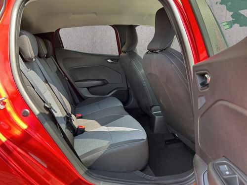 https://csb-strapi-files.fsn1.your-objectstorage.com/inventory-cars/images/46e965b1eaf7b468b7f52100a5b4a940cab46e4c/18_500_3011.jpg