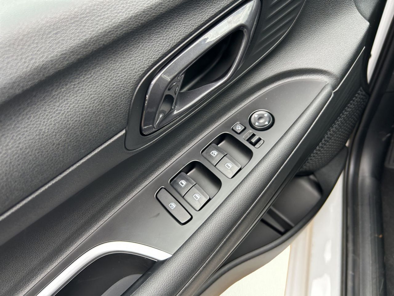 https://csb-strapi-files.fsn1.your-objectstorage.com/inventory-cars/images/4709a12f82716914b085674e4f0fdcbe97199814/11_1280_6000.jpg