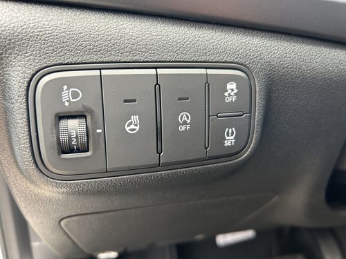 https://csb-strapi-files.fsn1.your-objectstorage.com/inventory-cars/images/4709a12f82716914b085674e4f0fdcbe97199814/32_500_3171.jpg