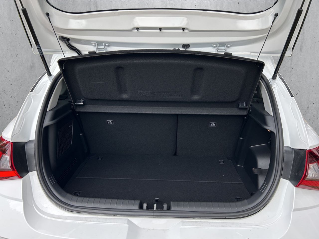 https://csb-strapi-files.fsn1.your-objectstorage.com/inventory-cars/images/4709a12f82716914b085674e4f0fdcbe97199814/5_1280_4295.jpg
