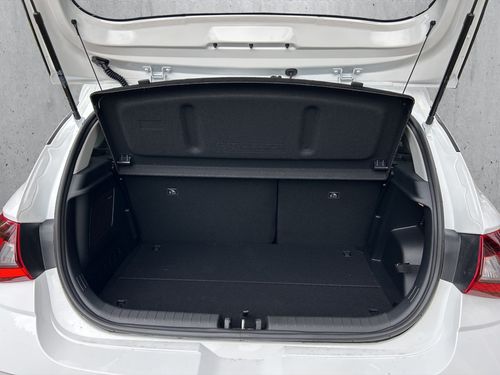 https://csb-strapi-files.fsn1.your-objectstorage.com/inventory-cars/images/4709a12f82716914b085674e4f0fdcbe97199814/5_500_5455.jpg