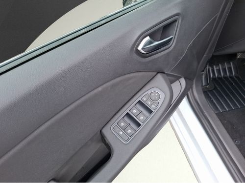 https://csb-strapi-files.fsn1.your-objectstorage.com/inventory-cars/images/4782059d863d3ab9e3e933142a1e2db54ee3f566/13_500_3891.jpg
