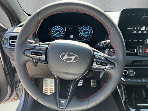 https://csb-strapi-files.fsn1.your-objectstorage.com/inventory-cars/images/490640697e30e2ecb80fc1efd1dff7fb4bf01209/10_500_6856.jpg