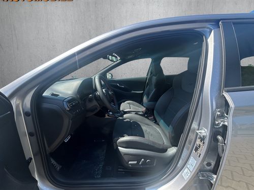 https://csb-strapi-files.fsn1.your-objectstorage.com/inventory-cars/images/490640697e30e2ecb80fc1efd1dff7fb4bf01209/9_500_9510.jpg