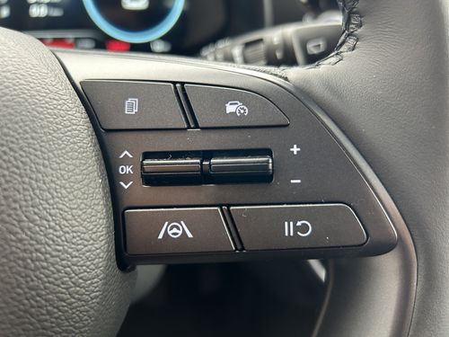 https://csb-strapi-files.fsn1.your-objectstorage.com/inventory-cars/images/4a31a6ca3b618f54c2e59bdc80181a83dd100719/33_500_7592.jpg